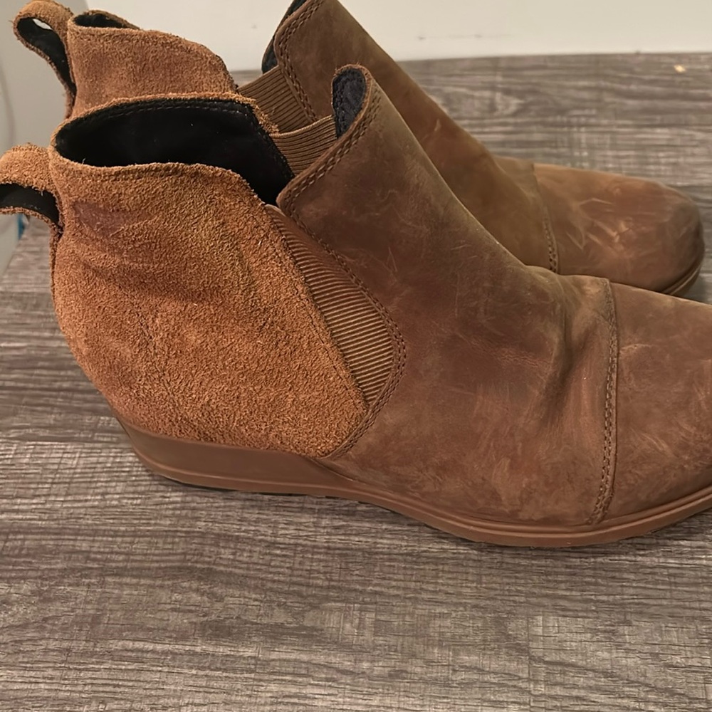 Sorel Evie II Wedge Chelsea Leather Boots